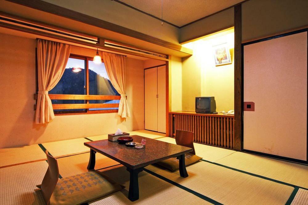 Kidoike Onsen Hotel Yamanouchi  Exterior foto
